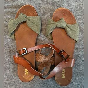 MIA Addilynn Fabric Knot Sandal Slip on